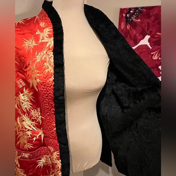 Vintage Chinese Silk Jacket Brocade Trimmed & Lined in lambs wool, size small - Picture 5 of 7